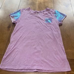 Girls T-shirt w/ sequin accents